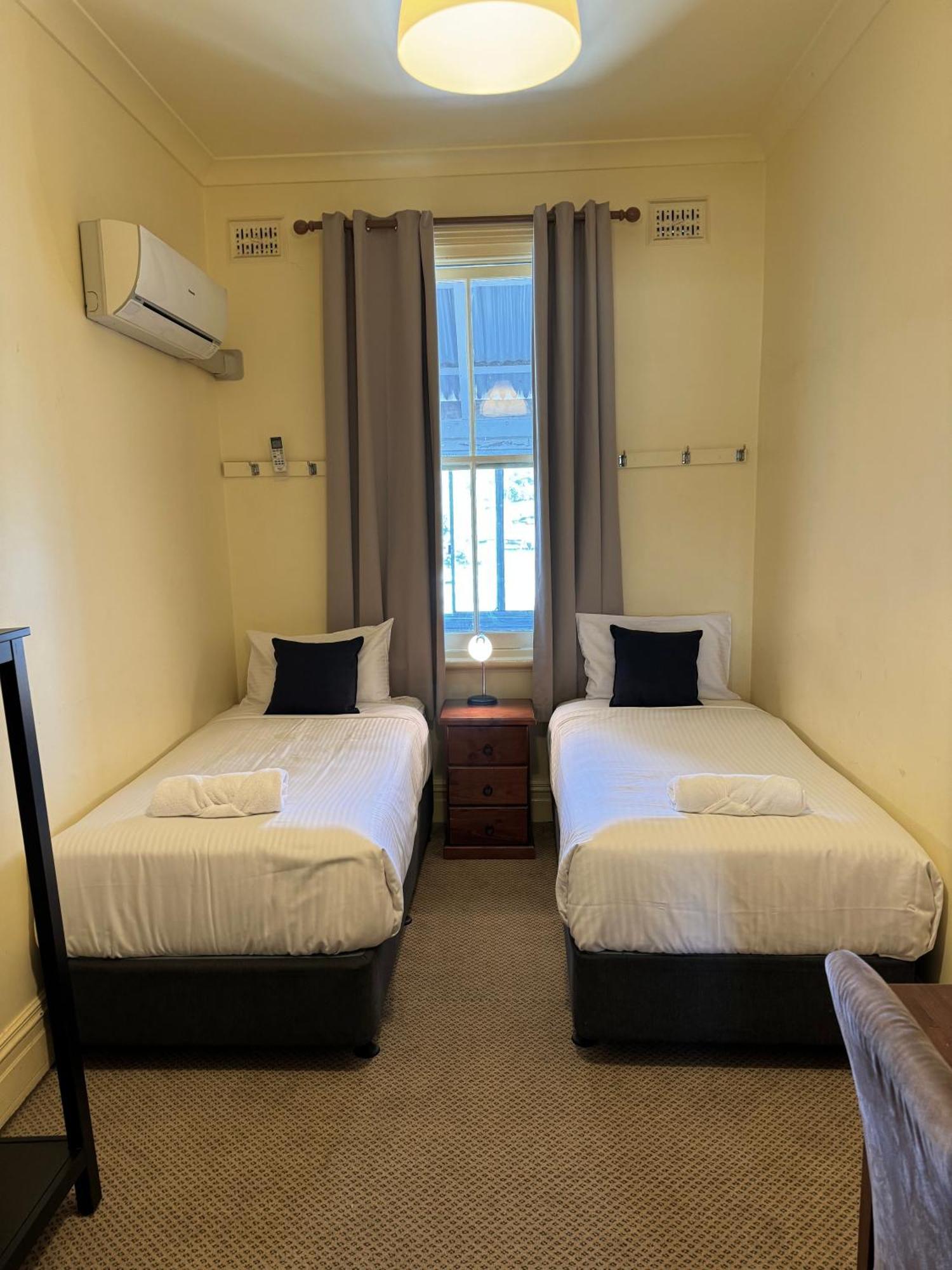 The Commercial Hotel Wallerawang Экстерьер фото